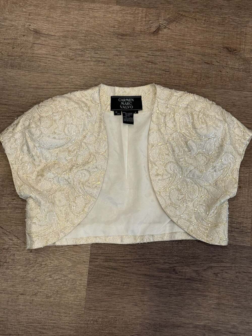 Carmen Marc Valvo Cream and Gold Paisley Beaded Cropped Bolero Jacket - size 6